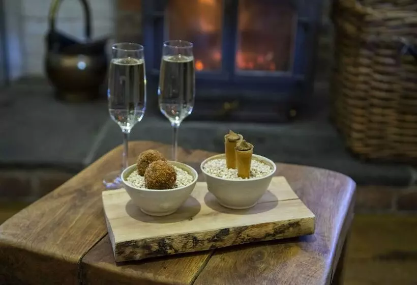 فندق Old Downton Lodge