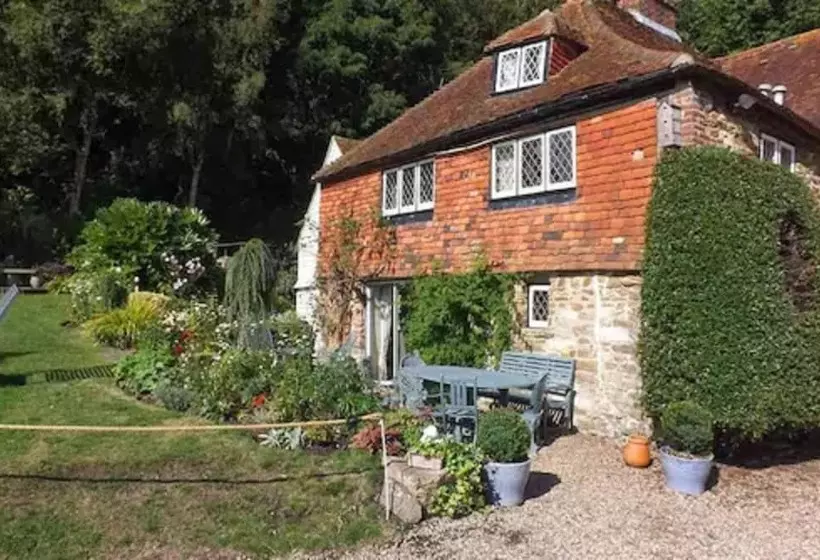 Отель Strand House