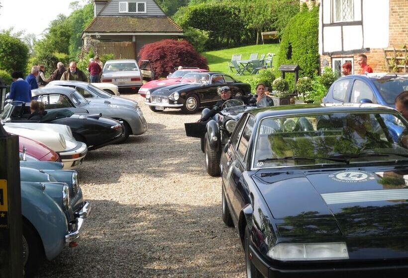 فندق Strand House