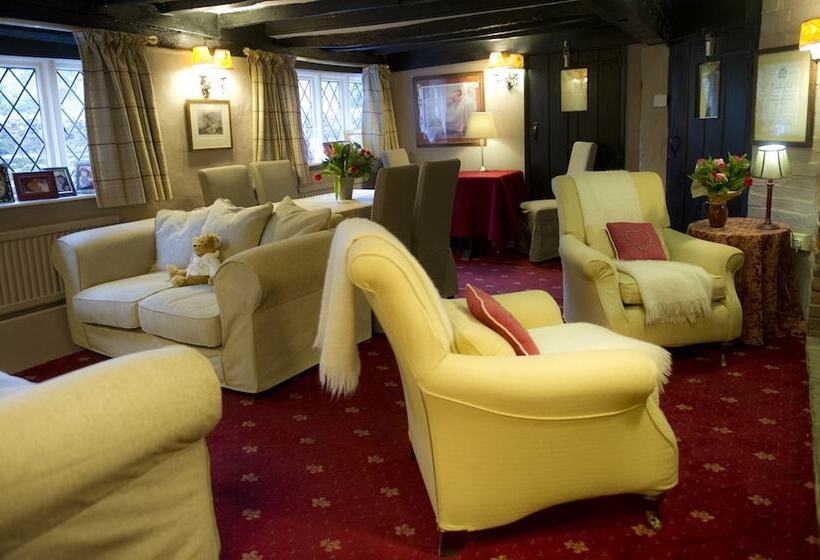 فندق Strand House