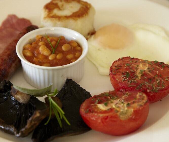 فندق Strand House