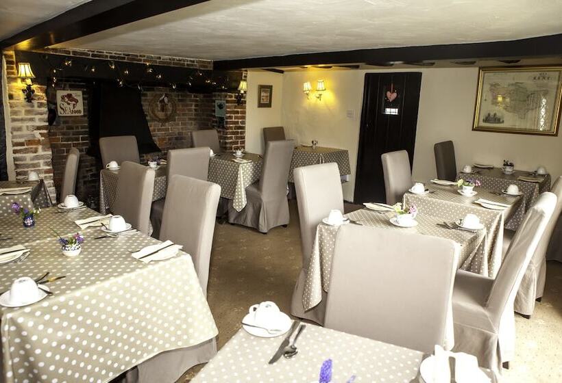 فندق Strand House