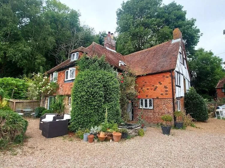 Отель Strand House