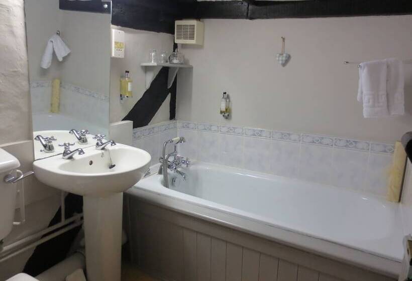 فندق Strand House