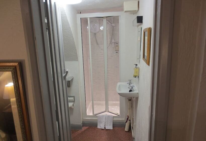 فندق Strand House