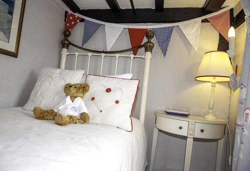 فندق Strand House