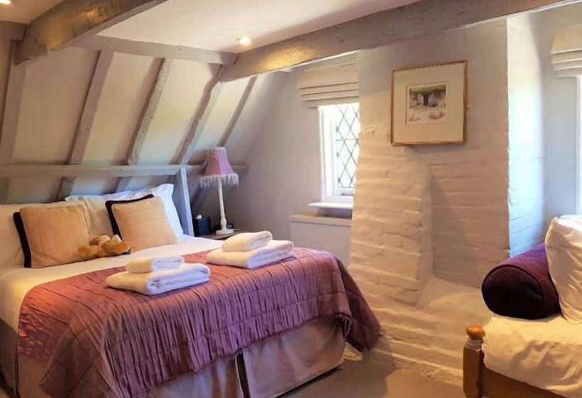 فندق Strand House