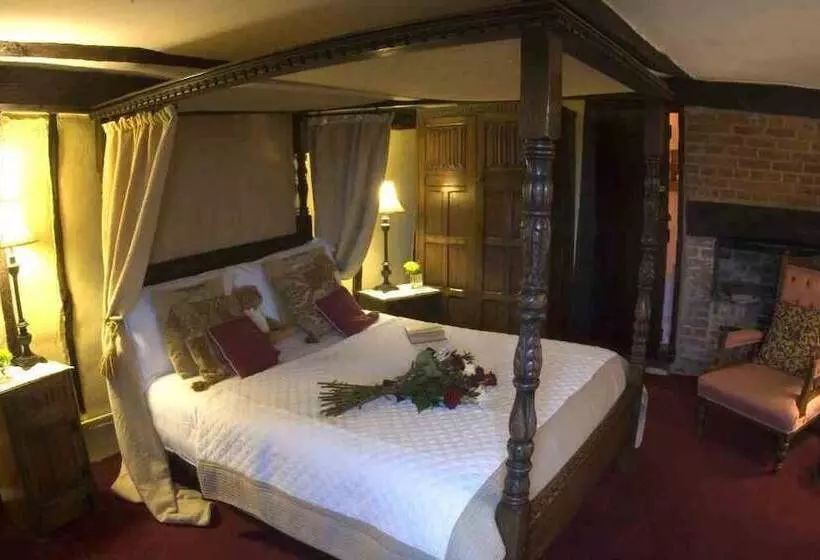 Отель Strand House