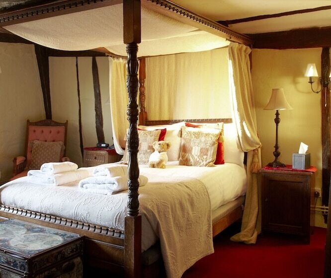 فندق Strand House