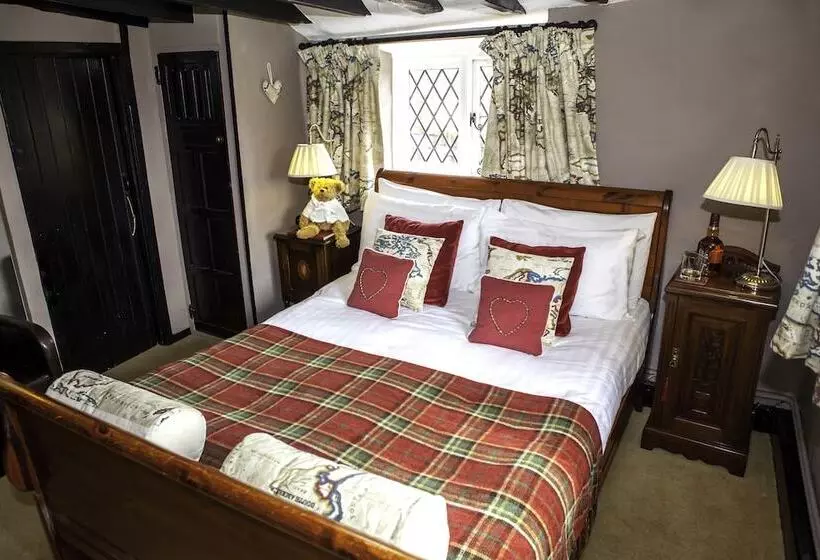 Отель Strand House