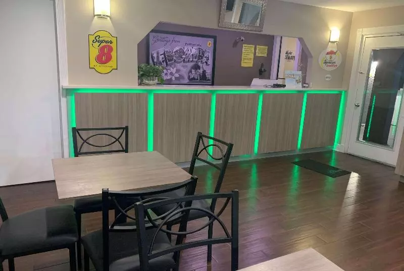 호텔 Super 8 By Wyndham Pensacola Nas Area