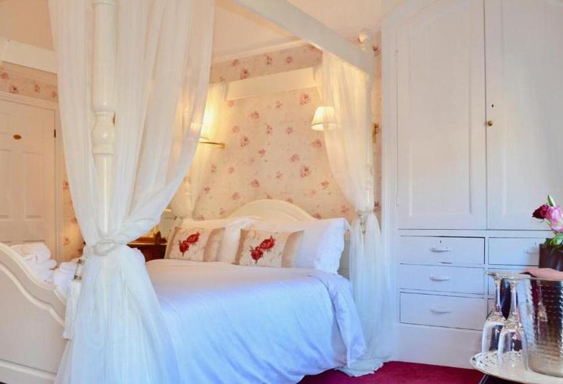 بنسيون 23 St Mary's