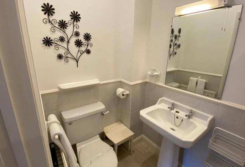 بنسيون 23 St Mary's