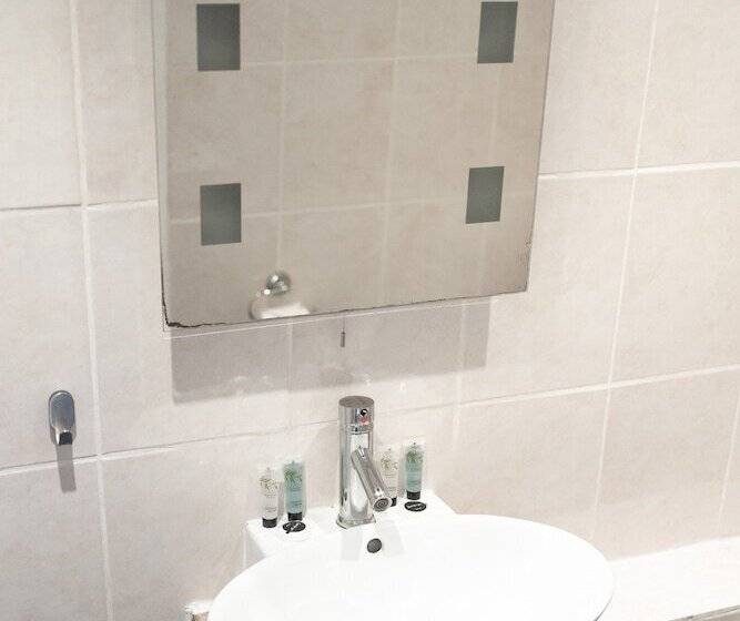 بنسيون Innit Rooms Ocean Breeze