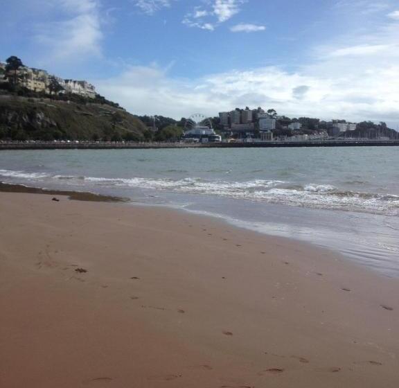 Pension (Hôtel basse catégorie) The Brandize Guest House