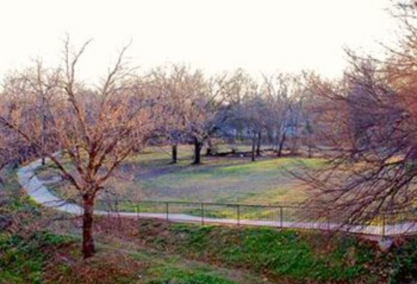 River Rock Bed And Breakfast Cottages