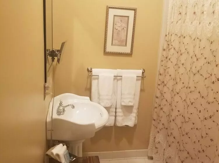 The Carriage Inn B&b