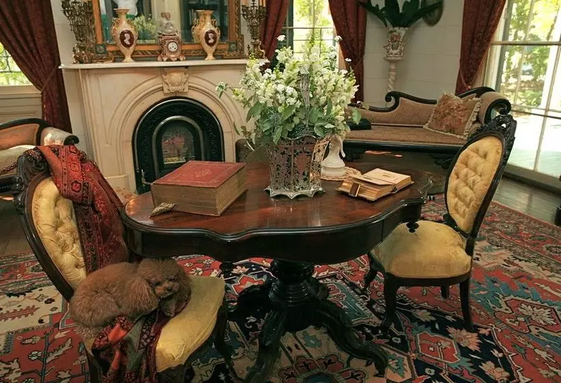 The Elms Bed And Breakfast
