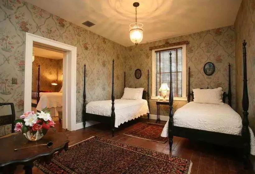 The Elms Bed And Breakfast