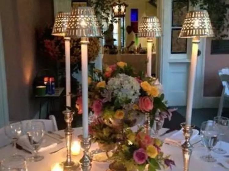 The Elms Bed And Breakfast