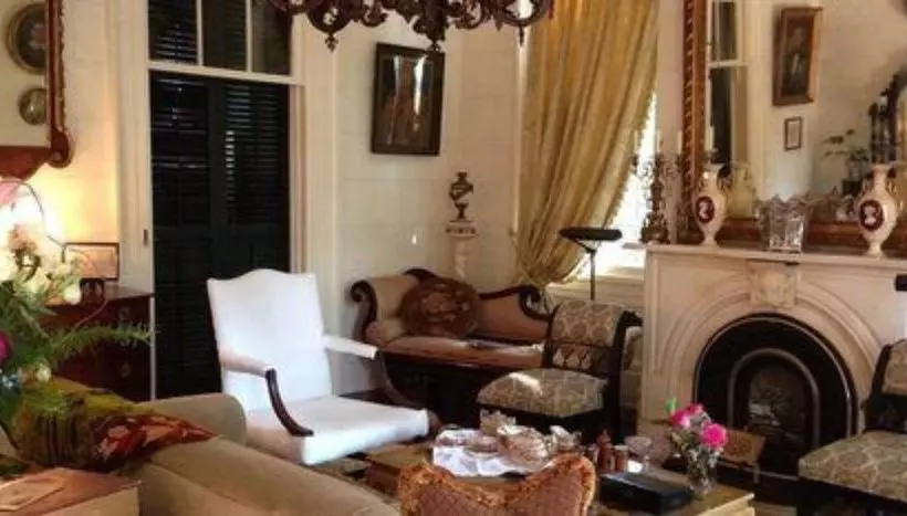 The Elms Bed And Breakfast