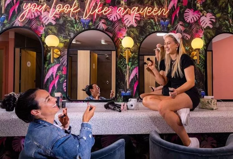 هاستل Lylo Auckland