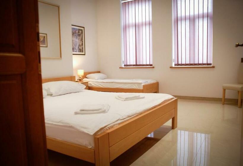 هاستل Sobe Rodic Centar