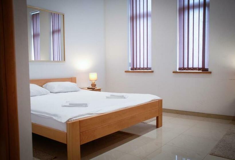 هاستل Sobe Rodic Centar