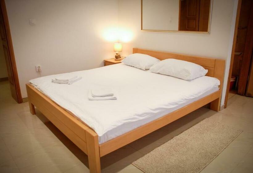 هاستل Sobe Rodic Centar