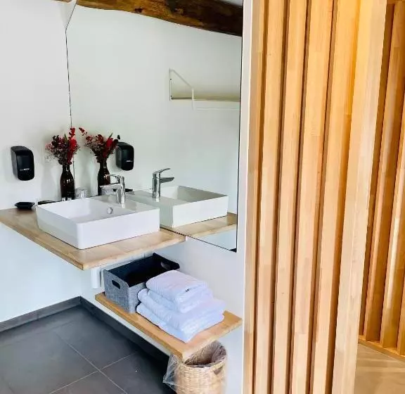 Aamiaismajoitus (B&B) La Bel échappée