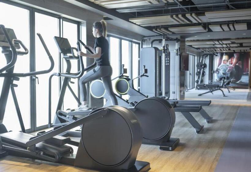 Отель Oakwood Residence Foshan