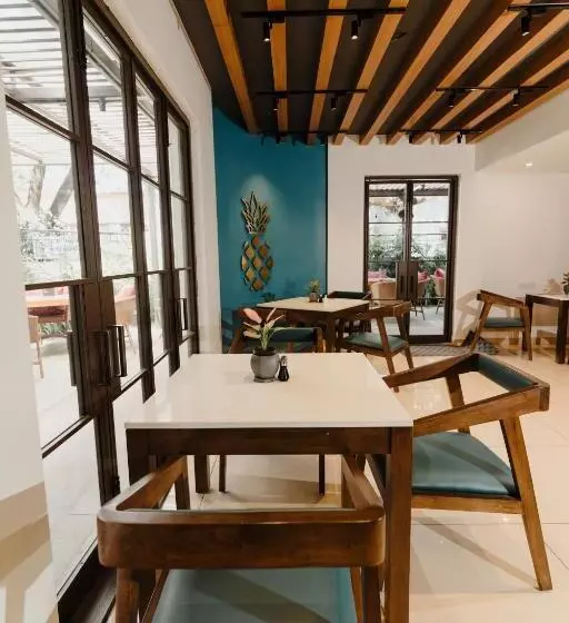 Hotel Regal Business Suites