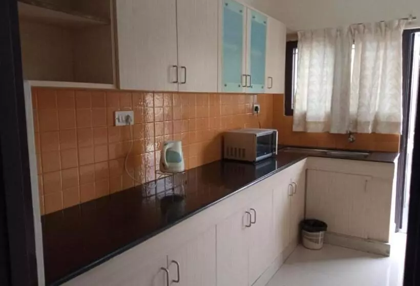 Hotel Regal Business Suites