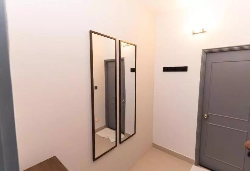 Hotel Regal Business Suites