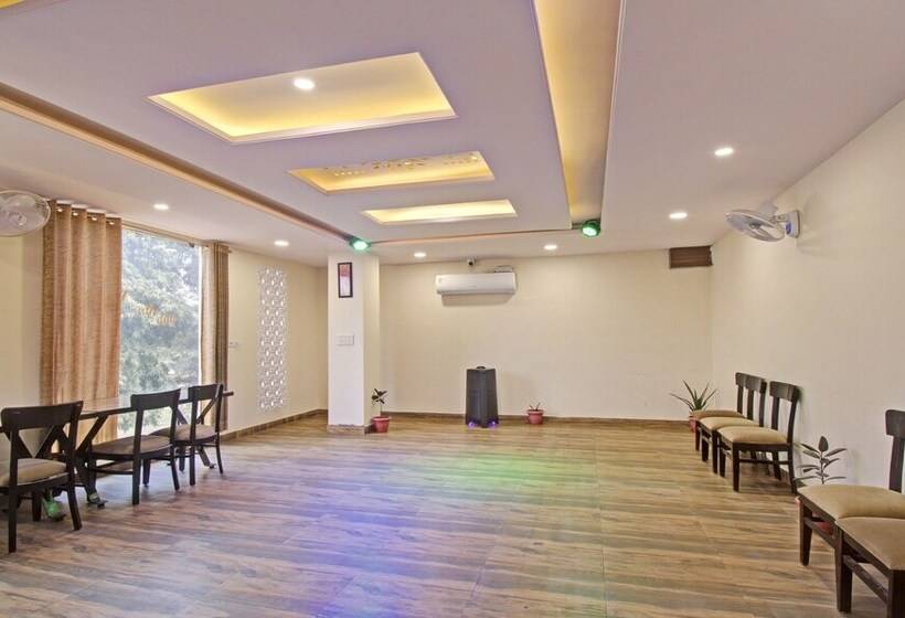 ホテル Treebo Rama Hindustani