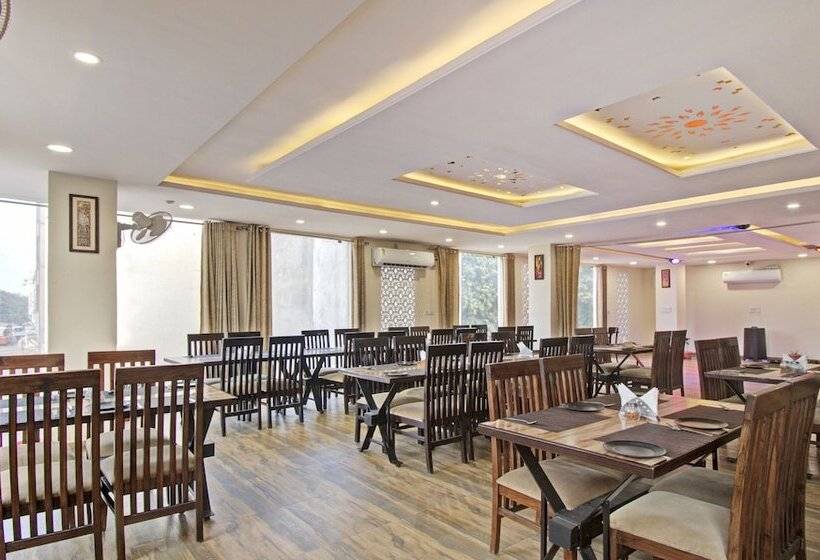 ホテル Treebo Rama Hindustani