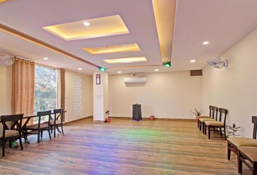 ホテル Treebo Rama Hindustani