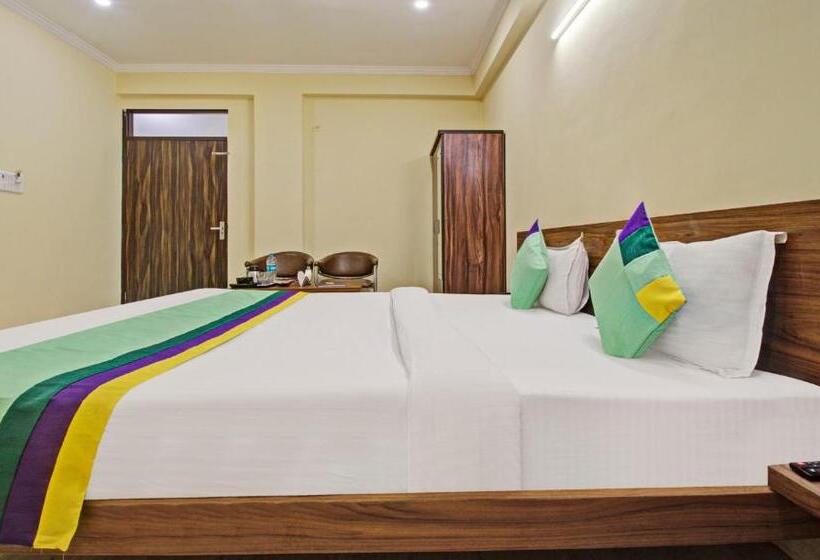 ホテル Treebo Rama Hindustani