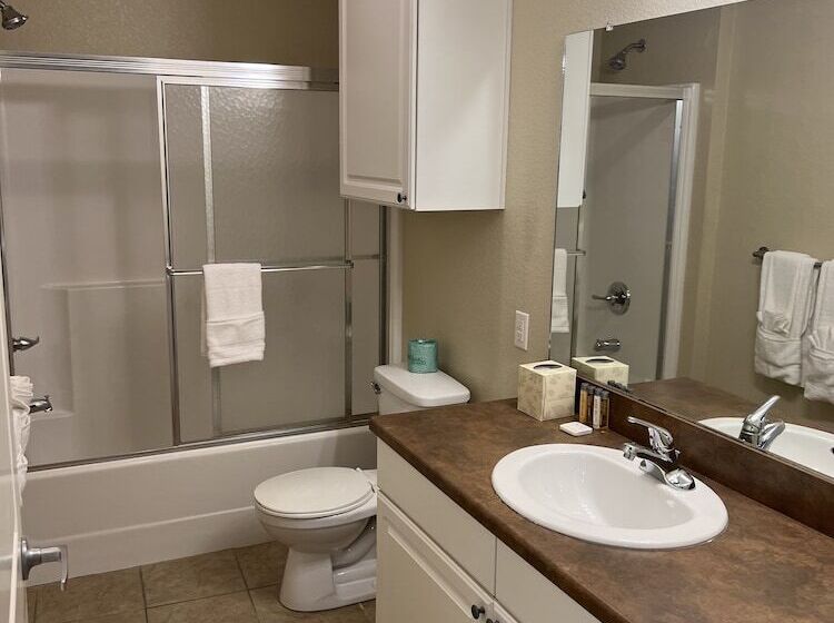 Washburn Hotel Suites