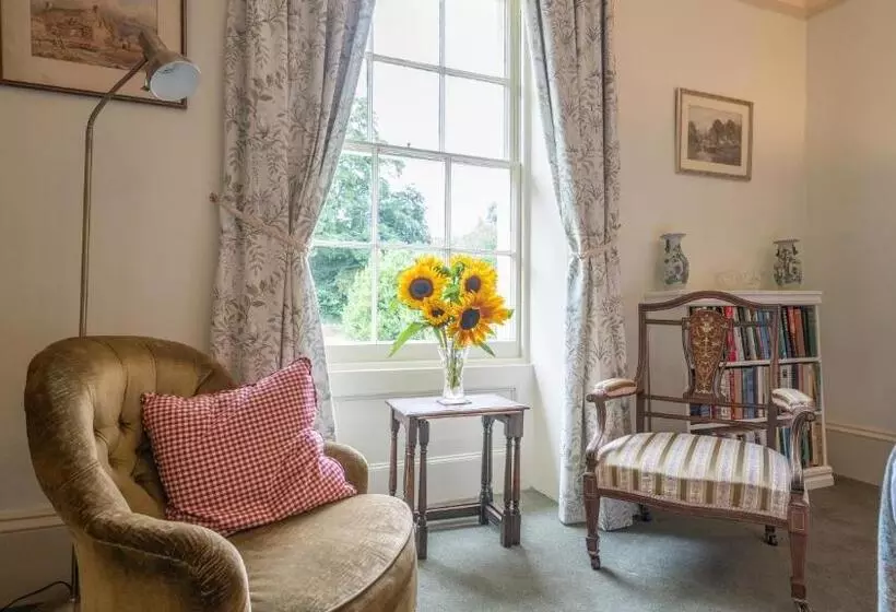 Pantybeiliau House Bed & Breakfast