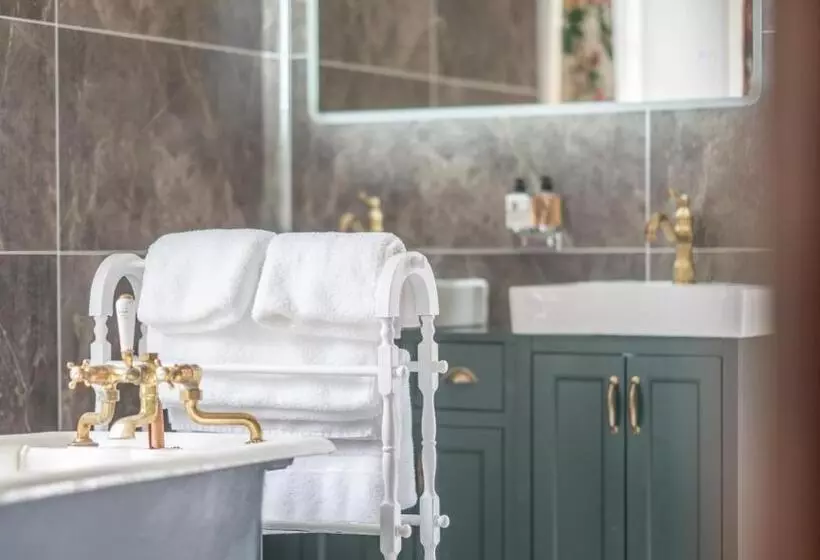 Pantybeiliau House Bed & Breakfast