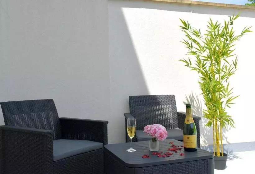 Majatalo Nuit Privée Avec Jacuzzi