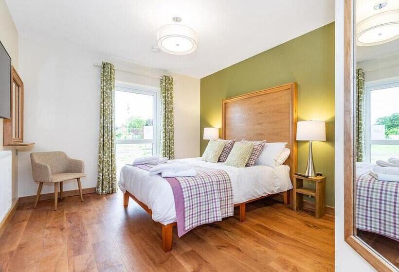 אתר נופש Flaxton Meadows Luxury Lodges