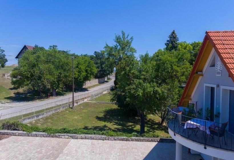 Пансион Tulipán Vendégház