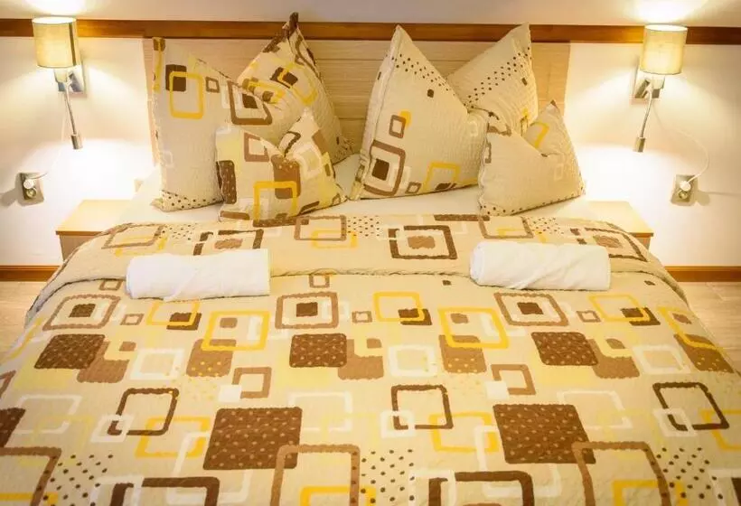 ペンション Tulipán Vendégház