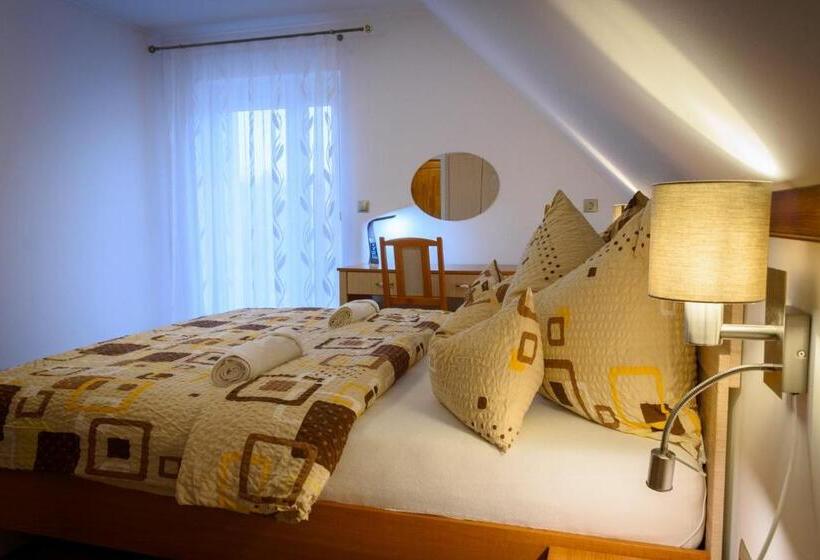 Пансион Tulipán Vendégház