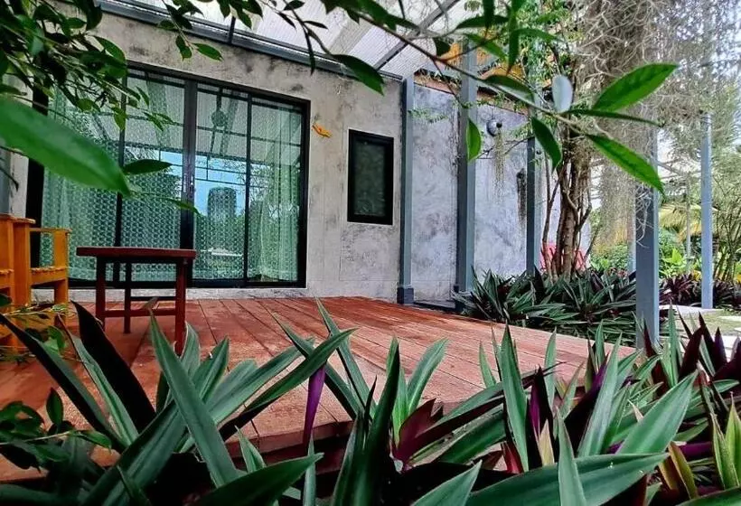 リゾートホテル River Coco @ Amphawa