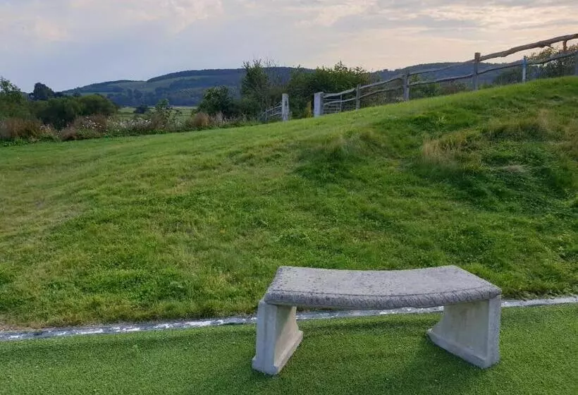 Aamiaismajoitus (B&B) A Barn At South Downs Stay