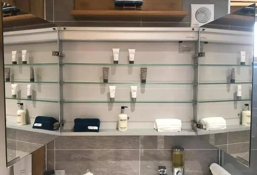 Aamiaismajoitus (B&B) A Barn At South Downs Stay