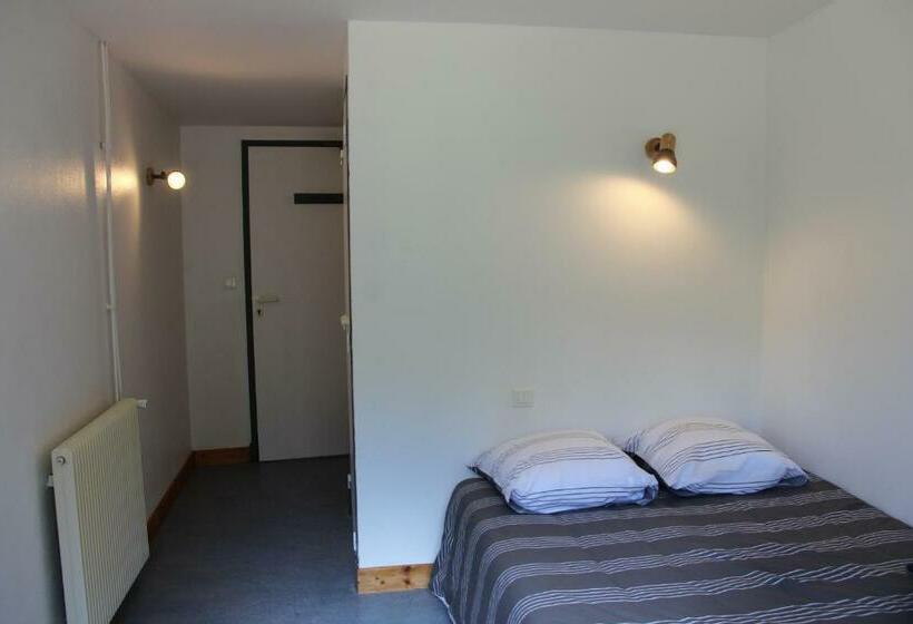 ベッドアンドブレックファースト Gîte D étape Et Table D Hôtes Les Airelles